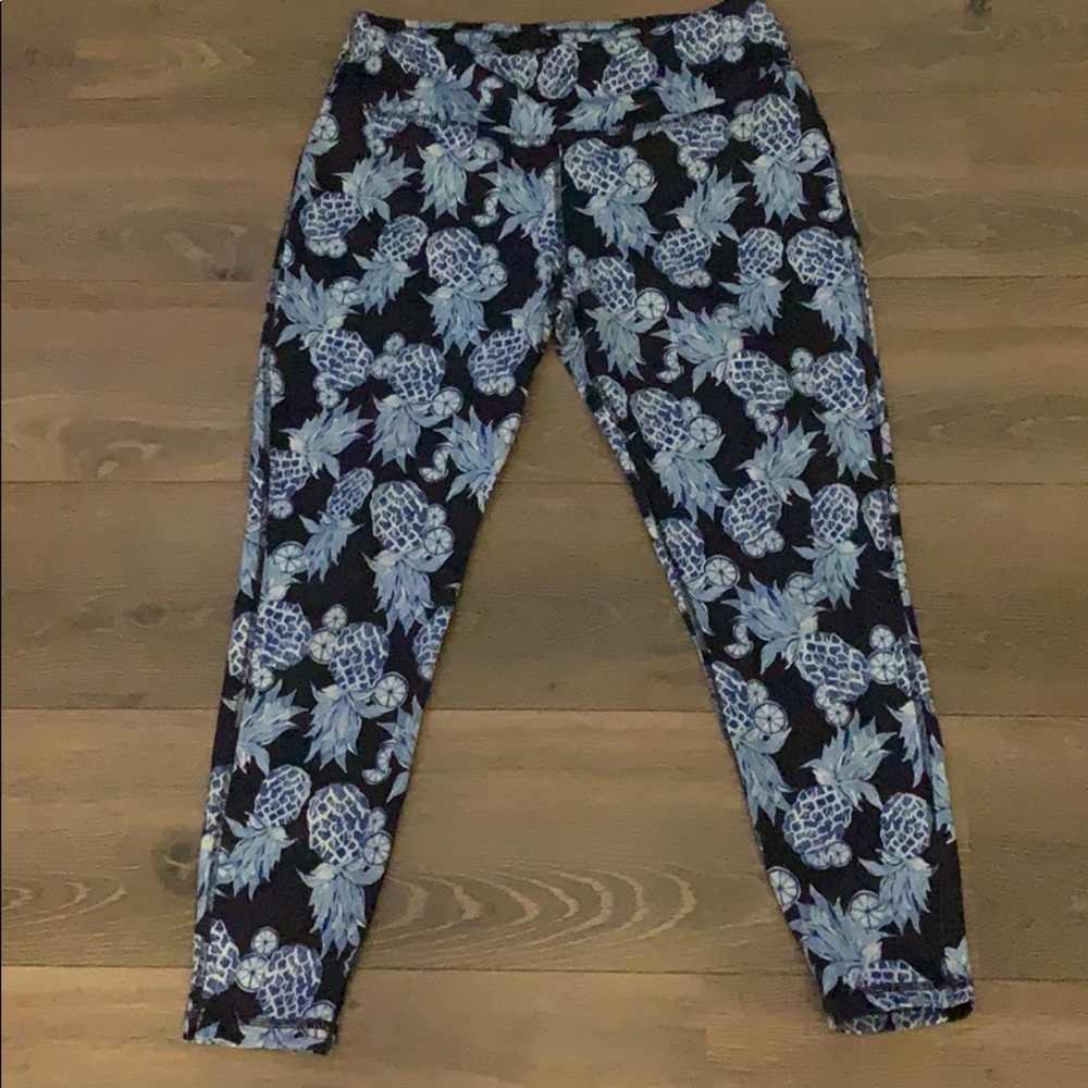 Crown and ivy pineapple leggings size large